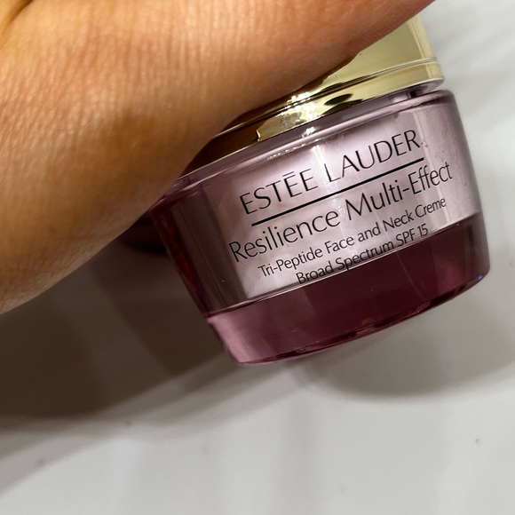 3 X Estée Lauder resilience multi effect
Estée Lauder bundle
.5 oz each X 3 - Picture 3 of 3